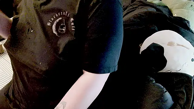 Snapshot of doomednympho chatting on March 30, 2026, 6:42 pm doomednympho online show from March 30, 2026, 6:42 pm