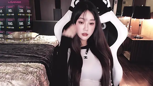 Cartier-  Daji- online show from October 26, 2025, 1:06 pm