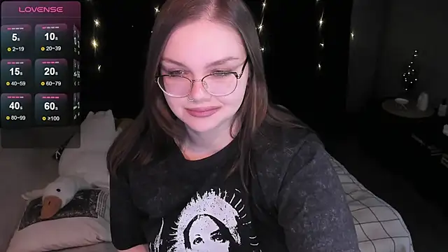 EvaBae online show from December 20, 2024, 2:05 pm