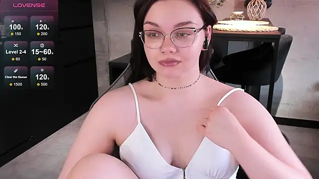 EvaBae online show from March 19, 2025, 11:50 am