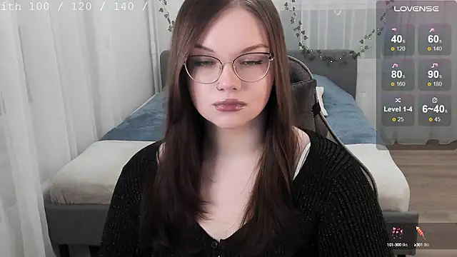 EvaBae online show from September 30, 2025, 6:57 pm