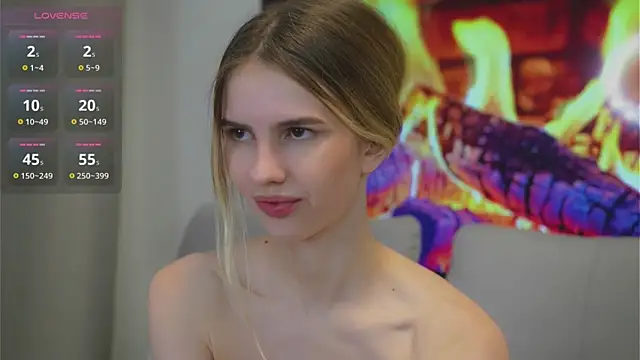 Fluffy-Angel online show from December 4, 2025, 5:32 pm