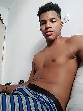 Snapshot of Gutierrez6383 chatting on March 14, 2025, 8:06 pm Gutierrez6383 online show from March 14, 2025, 8:06 pm