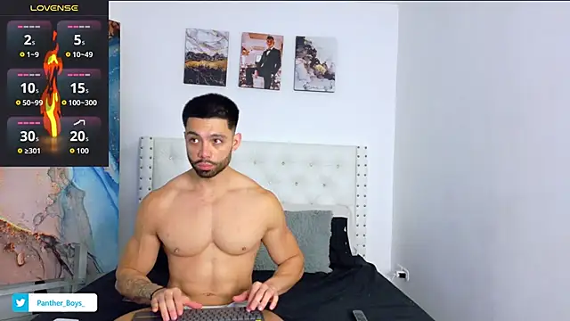 Mackenzzie 777  online show from November 7, 2025, 7:47 pm