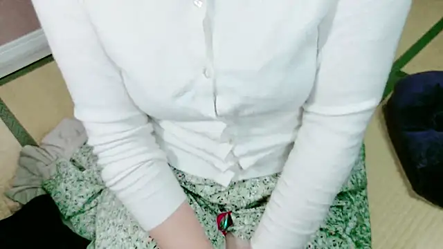 Hina-Happy online show from April 21, 2026, 1:42 am