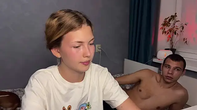 BeaKristy online show from October 28, 2025, 2:42 pm