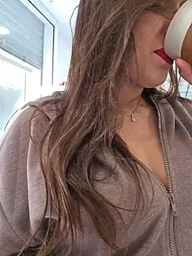 GatitaXD27 online show from December 3, 2025, 9:51 am