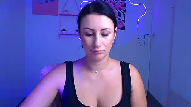 Loren Moa online show from November 12, 2025, 1:00 pm