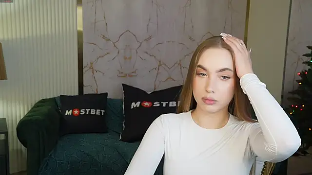 Linda054 online show from December 15, 2024, 3:42 pm