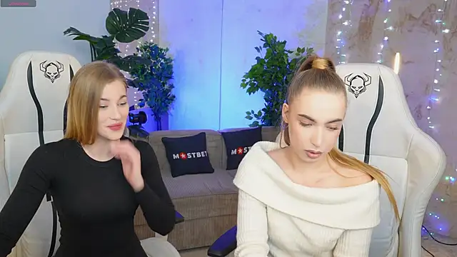 Linda054 online show from December 17, 2024, 11:39 am