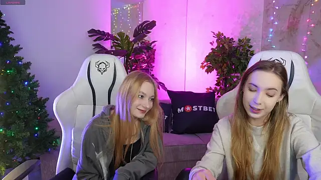 Linda054 online show from December 19, 2024, 11:50 am