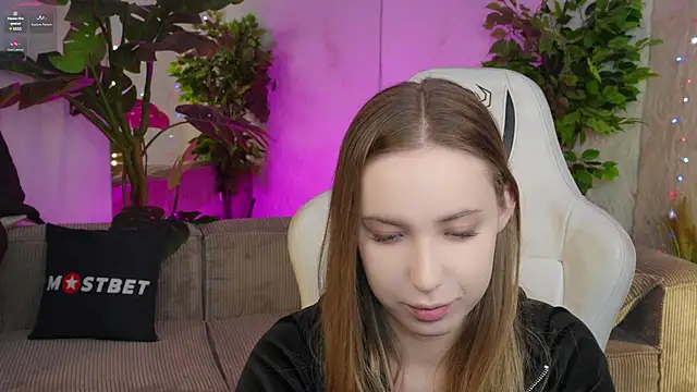 Linda054 online show from January 13, 2025, 4:08 pm