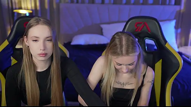 Linda054 online show from February 20, 2025, 12:25 pm