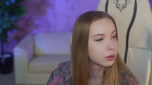 Linda054 online show from March 21, 2025, 8:06 am