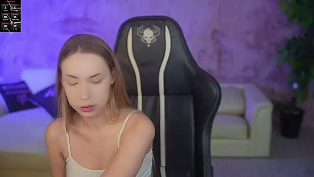 Linda054 online show from October 20, 2025, 11:27 pm