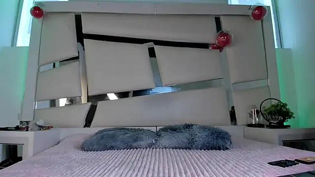 Snapshot of chrystal_js chatting on January 19, 2026, 1:37 pm chrystal js online show from January 19, 2026, 1:37 pm