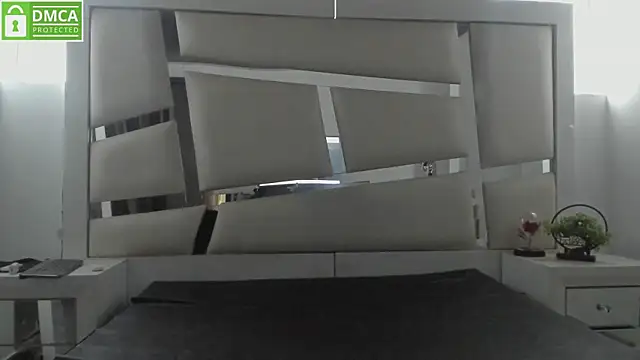 Snapshot of chrystal_js chatting on February 5, 2026, 5:39 pm chrystal js online show from February 5, 2026, 5:39 pm