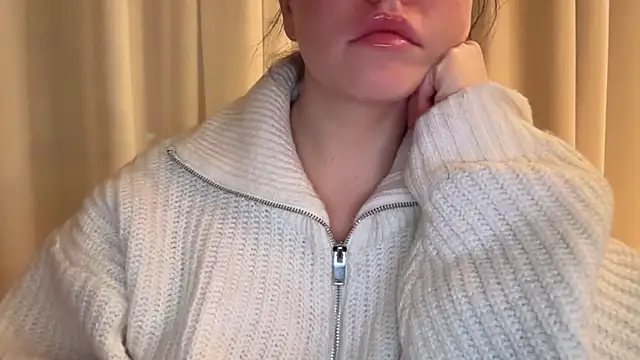 Snapshot of Sandysecret chatting on February 4, 2026, 8:58 pm Sandysecret online show from February 4, 2026, 8:58 pm