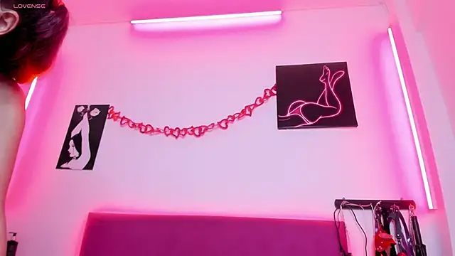 Snapshot of Little_Naughtty chatting on February 15, 2025, 5:30 am Little Naughtty online show from February 15, 2025, 5:30 am