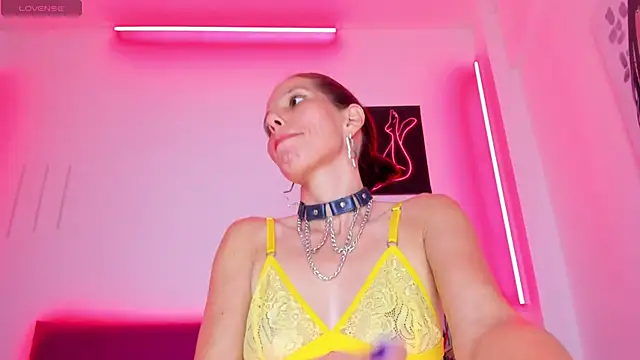 Snapshot of Little_Naughtty chatting on March 19, 2025, 4:55 pm Little Naughtty online show from March 19, 2025, 4:55 pm