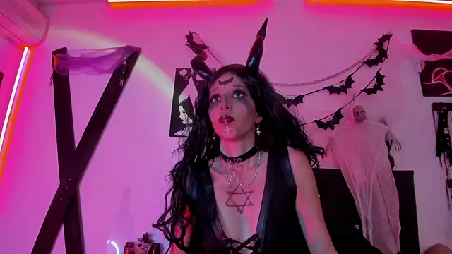 Snapshot of Little_Naughtty chatting on October 30, 2025, 1:34 pm Little Naughtty online show from October 30, 2025, 1:34 pm