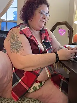 Snapshot of MsStrawbooty chatting on December 9, 2024, 7:50 pm MsStrawbooty online show from December 9, 2024, 7:50 pm