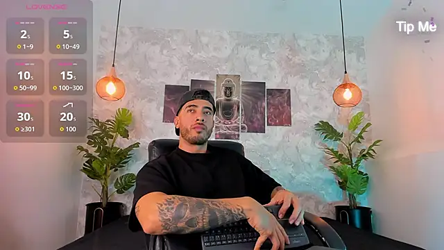 Snapshot of Nate_franco chatting on October 29, 2025, 4:04 am Nate franco online show from October 29, 2025, 4:04 am