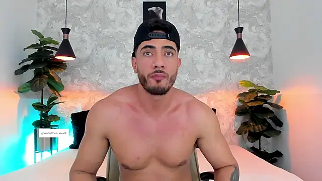 Snapshot of Nate_franco chatting on November 7, 2025, 4:01 am Nate franco online show from November 7, 2025, 4:01 am