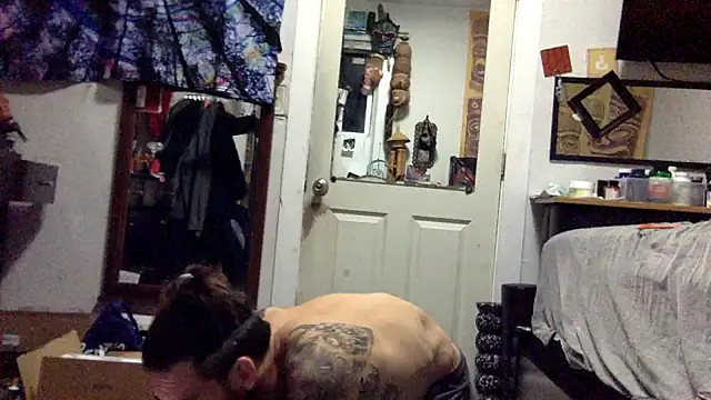 Snapshot of Robriguezxxx chatting on December 25, 2024, 8:29 am Robriguezxxx online show from December 25, 2024, 8:29 am