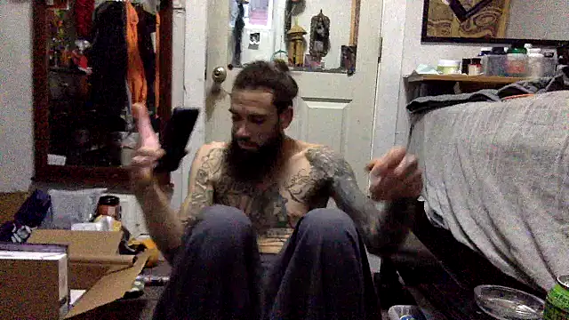 Snapshot of Robriguezxxx chatting on December 25, 2024, 1:51 pm Robriguezxxx online show from December 25, 2024, 1:51 pm