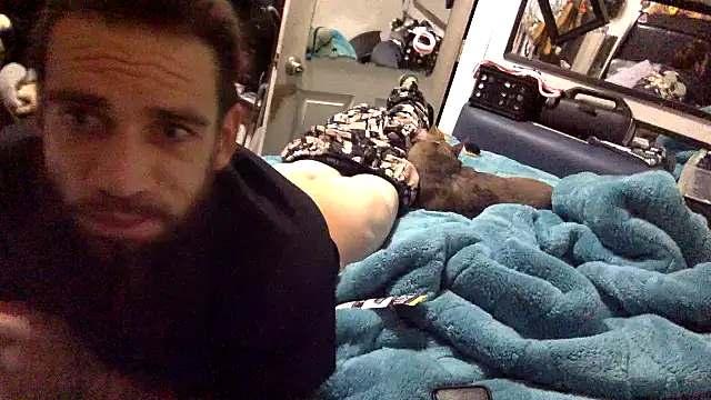 Snapshot of Robriguezxxx chatting on January 7, 2025, 6:38 am Robriguezxxx online show from January 7, 2025, 6:38 am