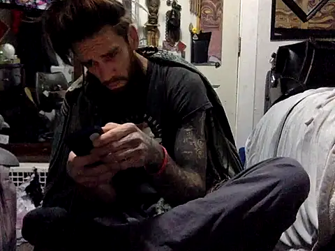 Snapshot of Robriguezxxx chatting on January 11, 2025, 9:26 am Robriguezxxx online show from January 11, 2025, 9:26 am