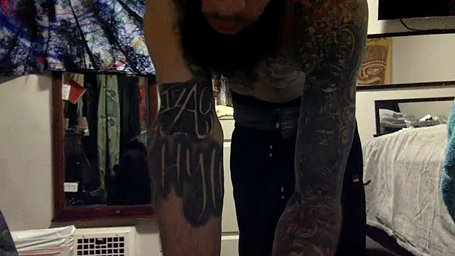 Snapshot of Robriguezxxx chatting on February 10, 2025, 4:52 am Robriguezxxx online show from February 10, 2025, 4:52 am