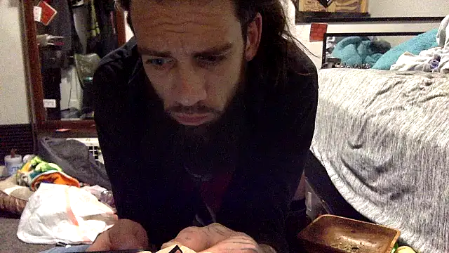 Snapshot of Robriguezxxx chatting on March 9, 2025, 8:40 am Robriguezxxx online show from March 9, 2025, 8:40 am