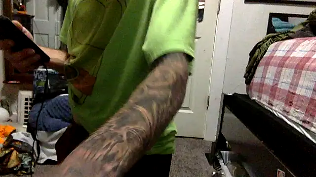 Snapshot of Robriguezxxx chatting on March 18, 2025, 10:57 am Robriguezxxx online show from March 18, 2025, 10:57 am