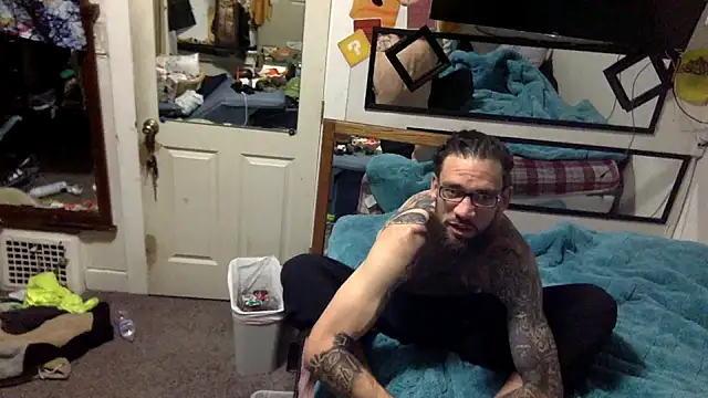 Snapshot of Robriguezxxx chatting on March 22, 2025, 11:42 am Robriguezxxx online show from March 22, 2025, 11:42 am