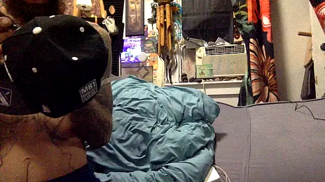 Snapshot of Robriguezxxx chatting on October 5, 2025, 7:07 am Robriguezxxx online show from October 5, 2025, 7:07 am