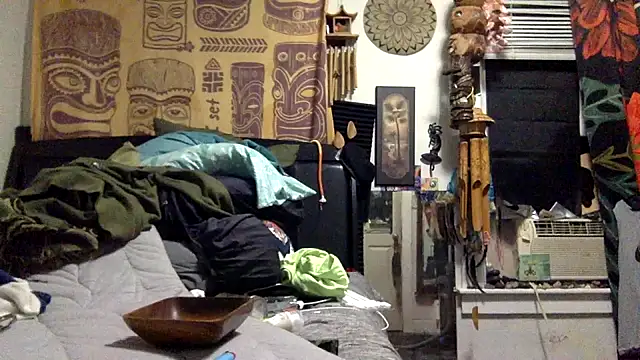 Snapshot of Robriguezxxx chatting on October 10, 2025, 5:28 am Robriguezxxx online show from October 10, 2025, 5:28 am