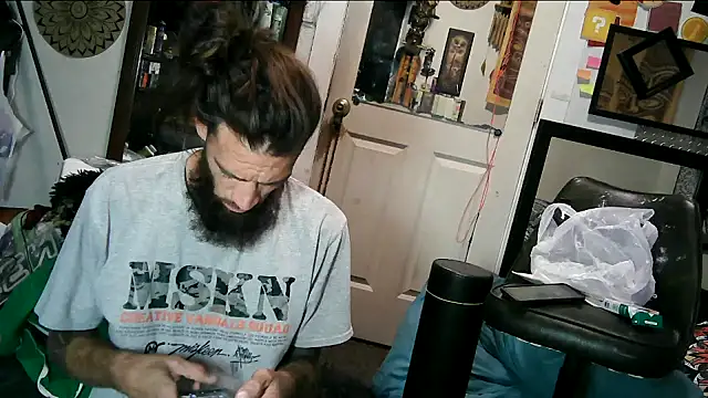 Snapshot of Robriguezxxx chatting on October 20, 2025, 3:29 am Robriguezxxx online show from October 20, 2025, 3:29 am