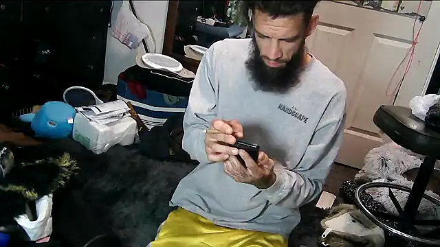 Snapshot of Robriguezxxx chatting on October 21, 2025, 2:34 am Robriguezxxx online show from October 21, 2025, 2:34 am