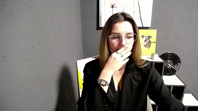 lady olivia  online show from October 31, 2025, 2:18 pm