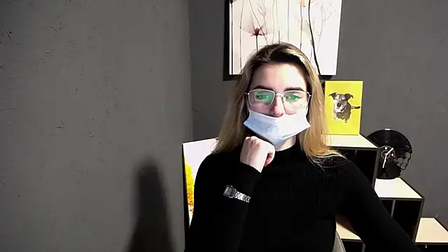 lady olivia  online show from April 1, 2026, 12:17 pm