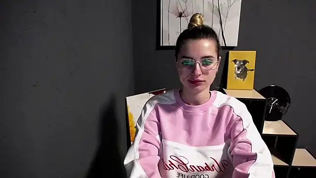 lady olivia  online show from April 11, 2026, 1:15 pm