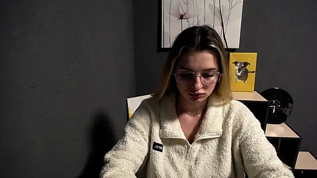 Snapshot of lady_olivia_ chatting on April 22, 2026, 5:25 pm lady olivia online show from April 22, 2026, 5:25 pm