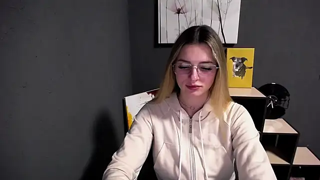 Snapshot of lady_olivia_ chatting on April 28, 2026, 3:06 pm lady olivia online show from April 28, 2026, 3:06 pm