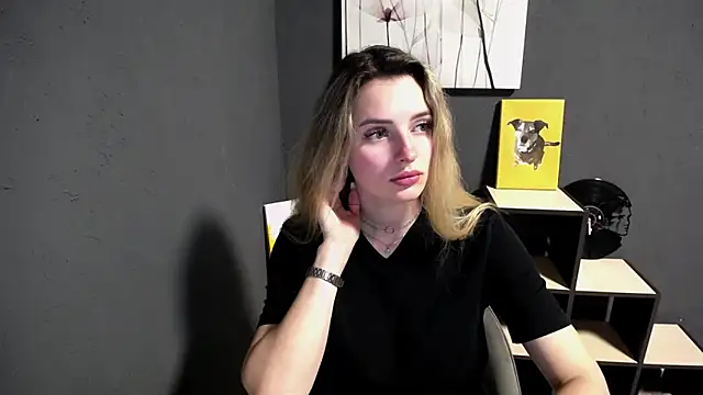 Snapshot of lady_olivia_ chatting on May 4, 2026, 12:45 pm lady olivia online show from May 4, 2026, 12:45 pm