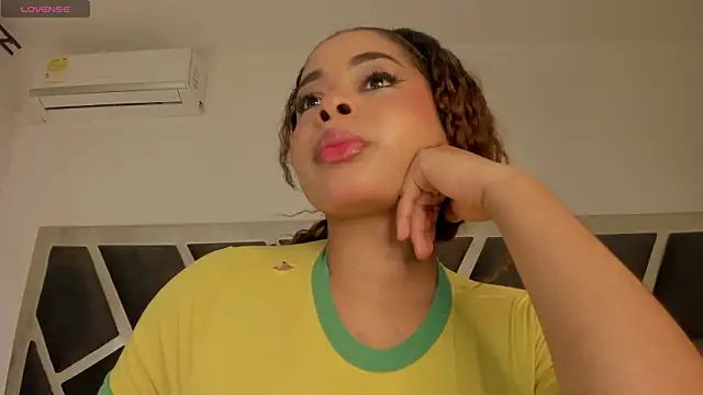 Snapshot of Samanntha_Rose chatting on January 31, 2026, 7:45 pm Samanntha Rose online show from January 31, 2026, 7:45 pm