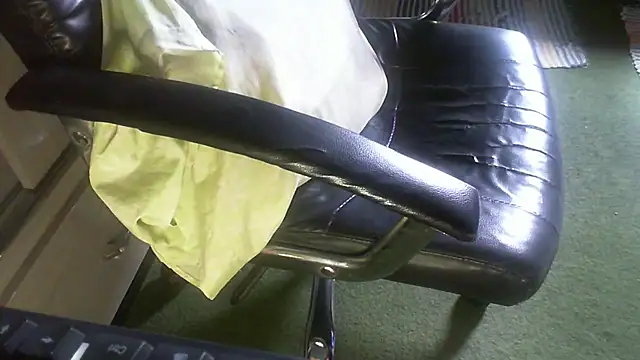 Snapshot of Carte1921 chatting on April 1, 2026, 3:20 pm Carte1921 online show from April 1, 2026, 3:20 pm