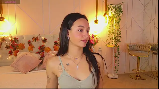 Snapshot of Lolly_Neal chatting on October 30, 2025, 4:47 am Lolly Neal online show from October 30, 2025, 4:47 am