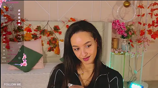 Snapshot of Lolly_Neal chatting on November 29, 2025, 4:59 am Lolly Neal online show from November 29, 2025, 4:59 am